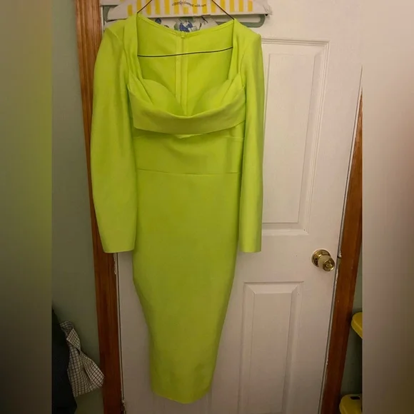 green emerald velvet dress SHEIN BAE 1pc Solid Backless Bodycon Dress, M1456802, Lime Green, S: Buy  Online at Best Price in Egypt main image 1